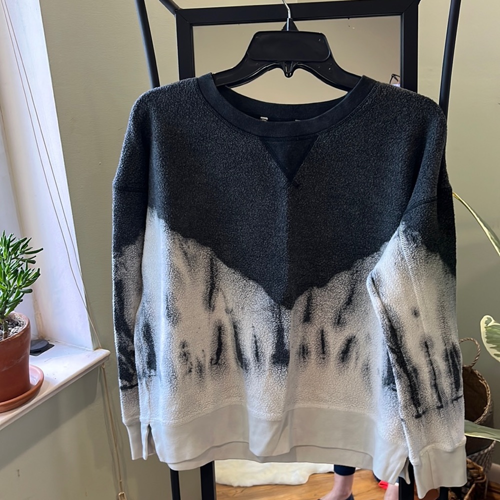 American Eagle Outfitters Tie Dye Sweatshirt✌️